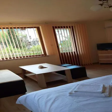 Къща За Гости Демика Apartment